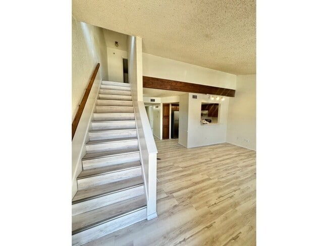 Photo - 1324 Bluffview Dr