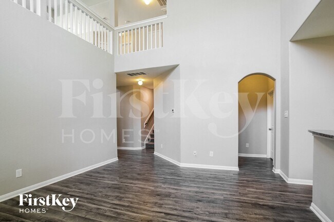 Photo - 103 Crown Point Ct