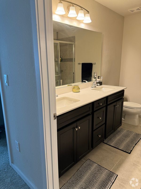 Building Photo - 1045 NW 4th Ter Rental