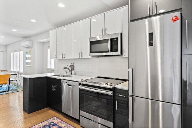 Building Photo - 3420 Alamo Pl S Rental