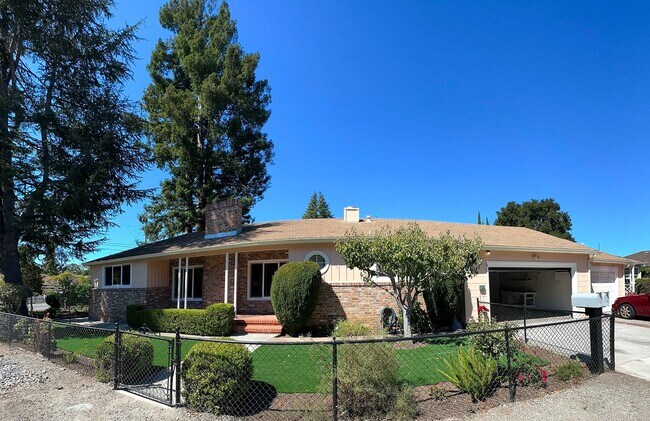 140-142 Oakwood - 140-142 Oakwood Apartment Unit 142