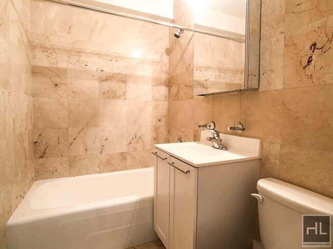 Photo - Fourth Avenue Unidad 3L