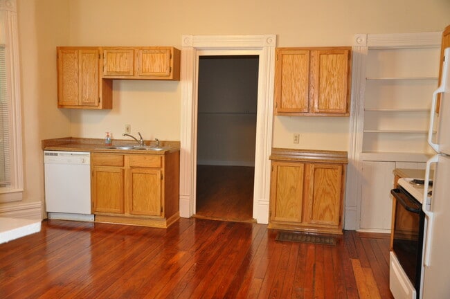 Photo - 337 S Broadway Park Unit B
