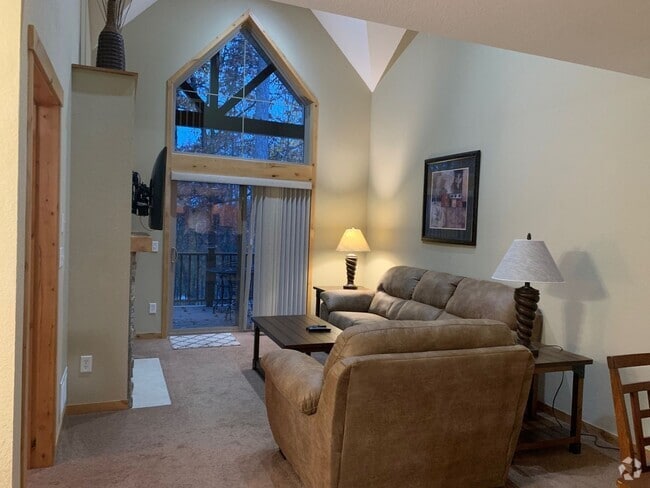 Building Photo - Short Term Winter Rental - 3 Bed / 5 Bath ...