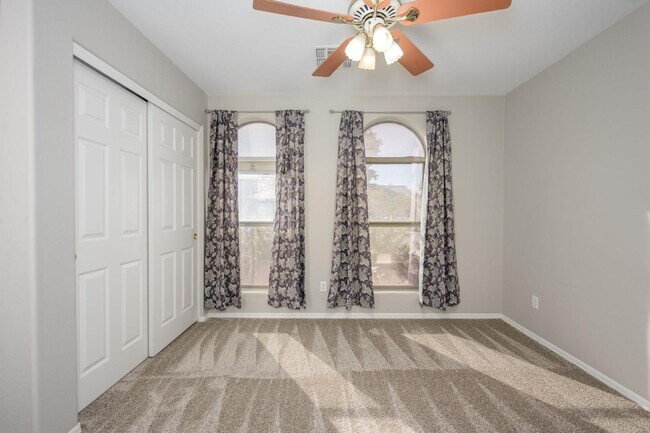 Photo - 15084 W Polk St