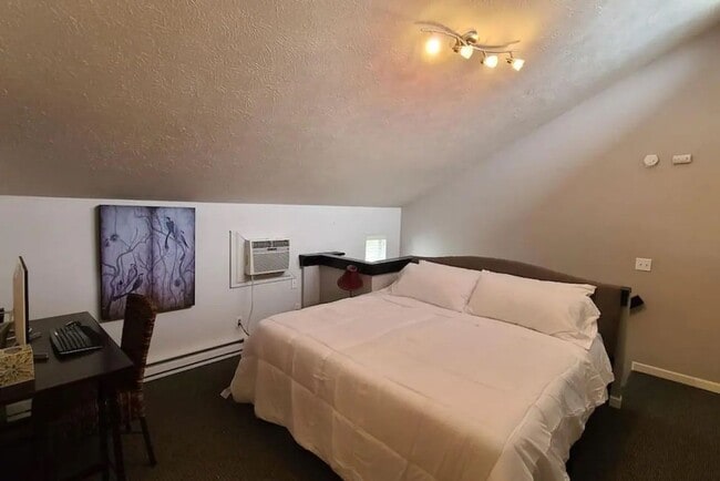 Photo - Centrally Located Townhouse – Near to South Perry, Quick Drive to Gonzaga!