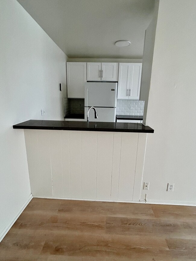Photo - 1538 N Detroit St Unit 102