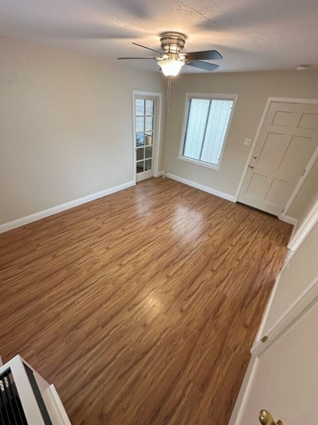 Photo - Watkins Unit 22837 Watkins Street
