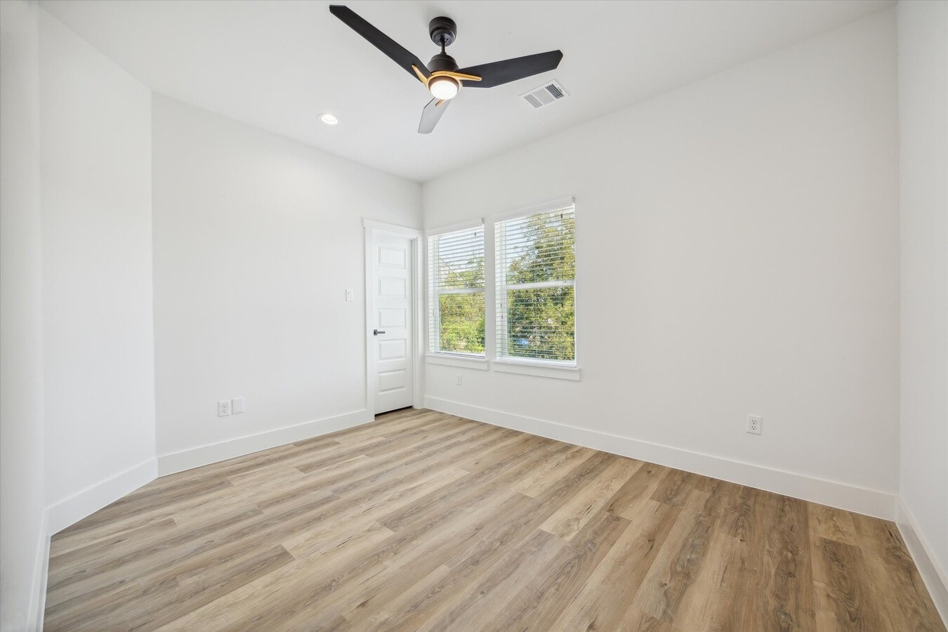 Photo - 8412 Vera Lou St