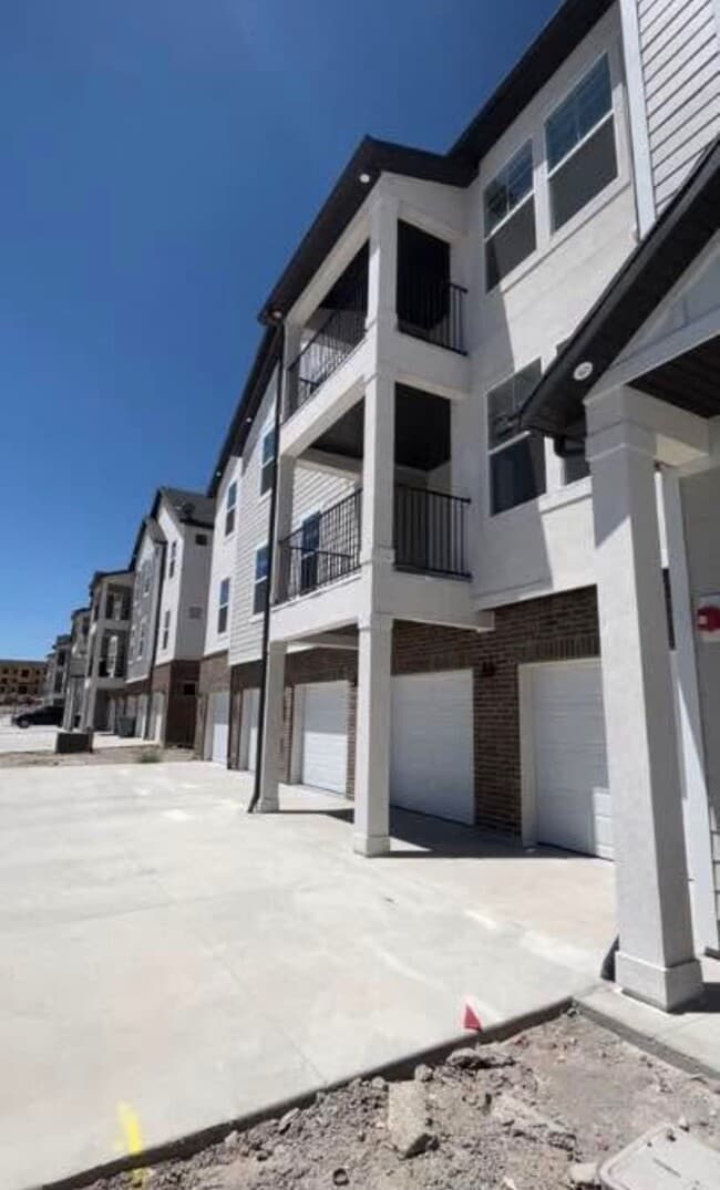 Photo - 881 N Coulsen Dr Unit I-204