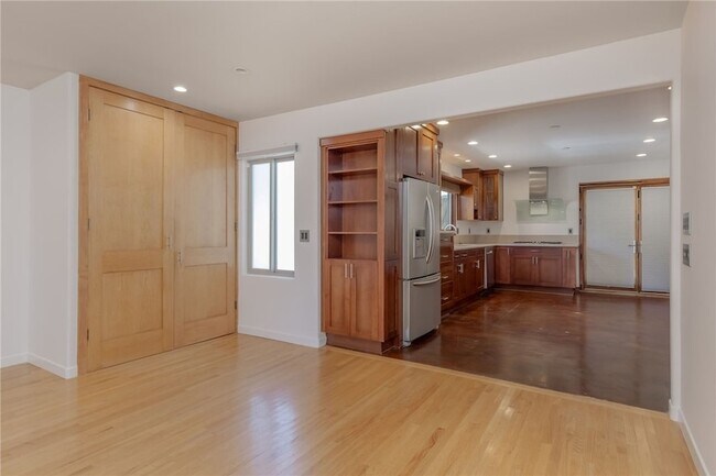 Photo - 709 Avenue D
