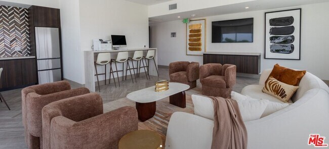 Photo - 750 S Kingsley Dr Unit 205