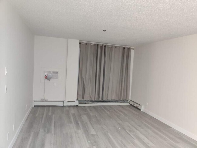 Photo - Mainstreet 1310