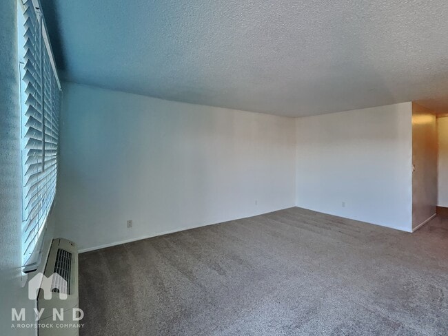 Photo - 318 S 174th Pl