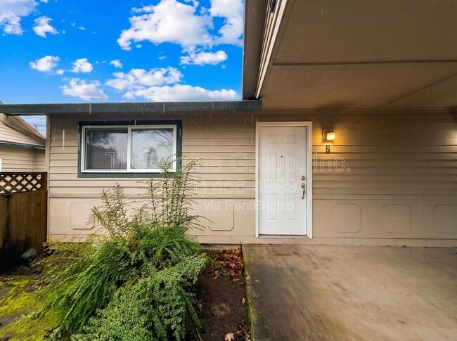 Building Photo - 13938 SE Powell Blvd Unit 2