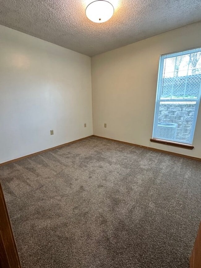 Photo - 3 Bedroom / 2 Bath Apartment Unit 03