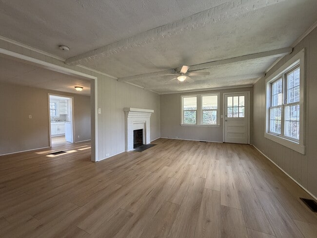 Photo - 607 C St