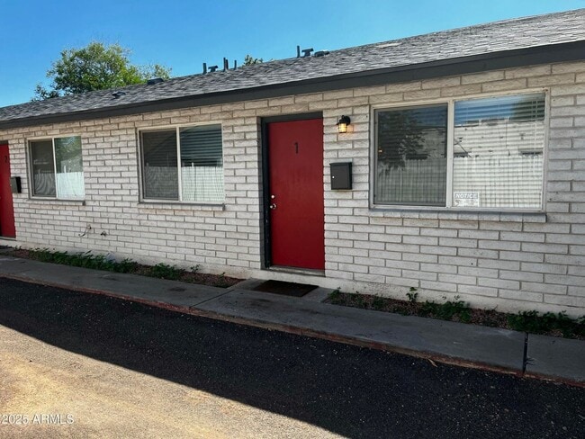 Building Photo - 5027 N 16th Ave Unit 1