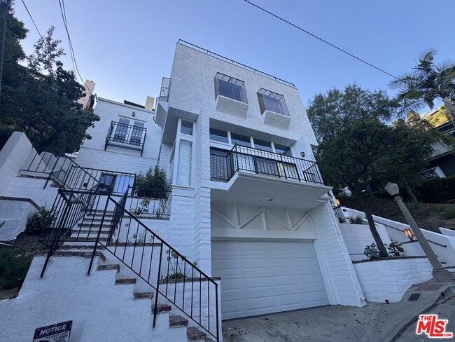 Photo - 1713 Queens Ct