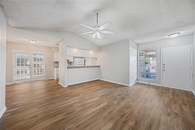 Building Photo - 1213 Dobie Dr Rental