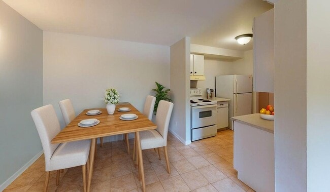 Photo - Courtyards of Parkway