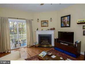 Photo - 1204 Derry Ln