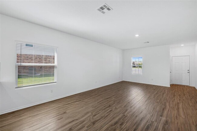 Photo - 141 Escondido Cir