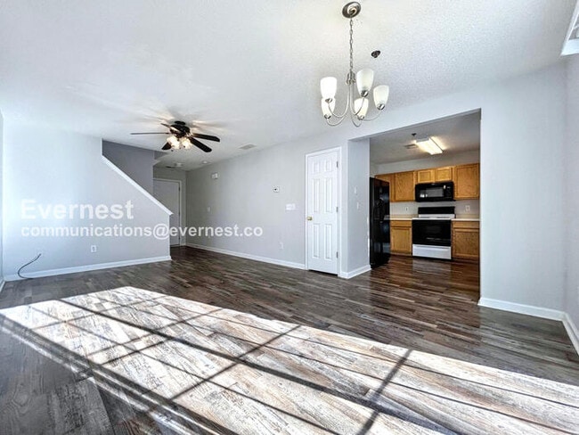 Photo - 204 Cottonwood Creek Cir House