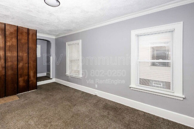 Photo - 1561 E 204th St