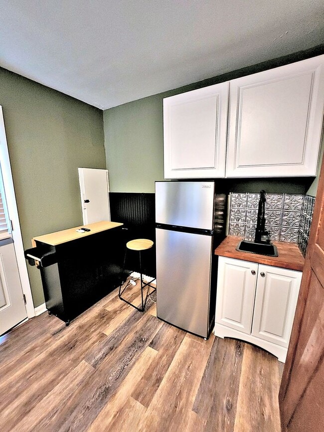 Building Photo - 4321 Arlington Ct NW Unit Apt. B