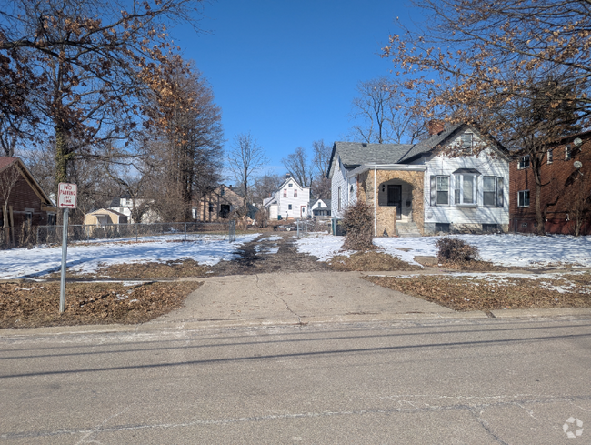 Building Photo - 3854 Zinsle Ave Rental