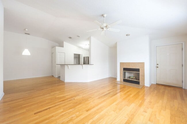 Photo - Jax Beach Condo Close to Everything