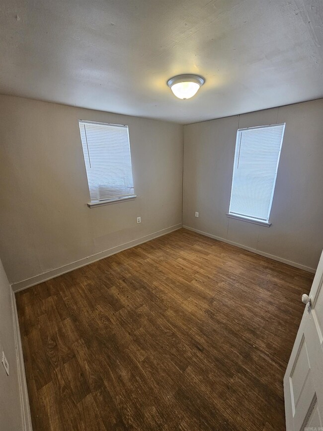 Photo - 916 N Poplar St Townhome