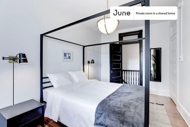 Room in Shared 4 bed/1.5 bath home in Capitol Hill