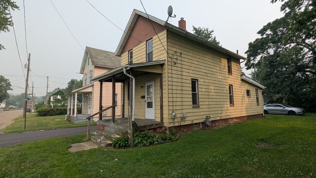 Photo - Charming two-bedroom, one-bath house in Canton
