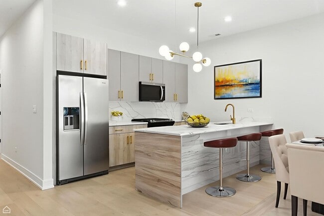 Photo - 4629 S Michigan Ave Unit 3