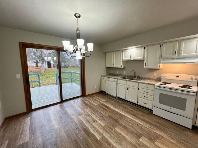 Photo - 1724-1726 Lenard St Unit #1726