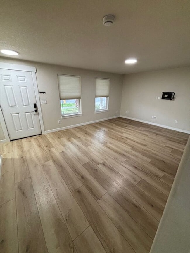 Photo - 3 Bedroom 2.5 Bath Newberg OR