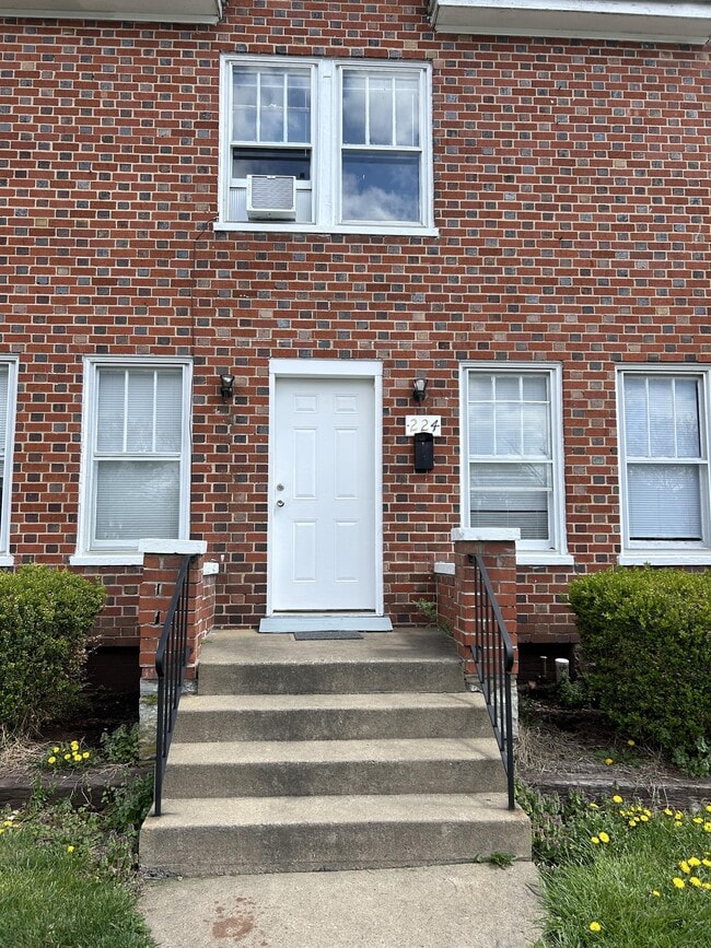 Building Photo - 224 East St