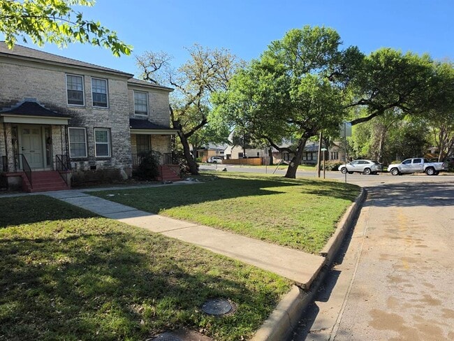 Photo - 1401 Hartford Rd