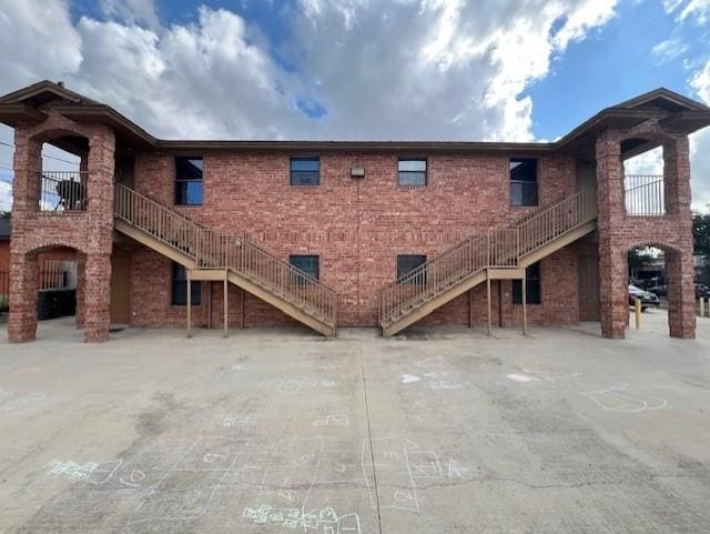 Building Photo - 902 Laredo St Unit #2