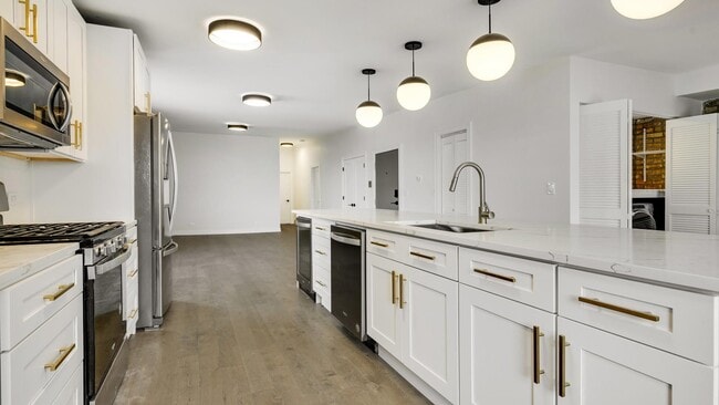 Photo - 06 - Mil 1371 LLC Unit 4