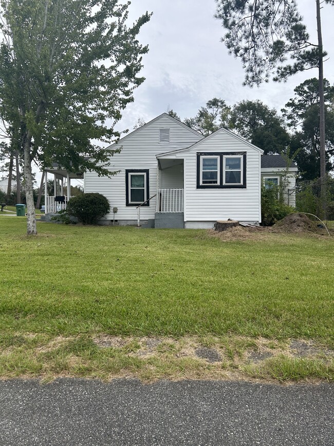 Photo - 600 Satsuma Rd
