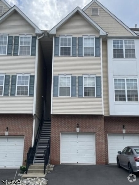 Building Photo - 145 Conover Terrace Unit 145 Rental