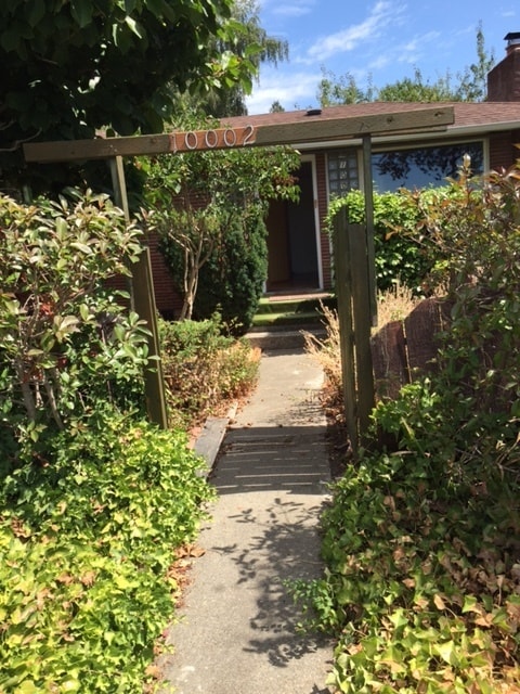 Building Photo - Greenwood Duplex Unit A