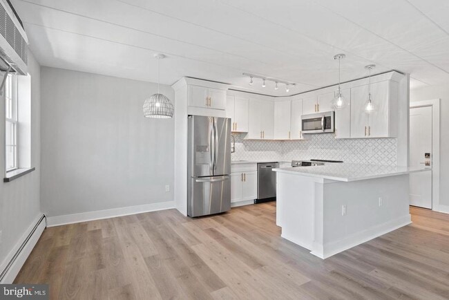 Building Photo - 100 Windermere Ave Unit 301