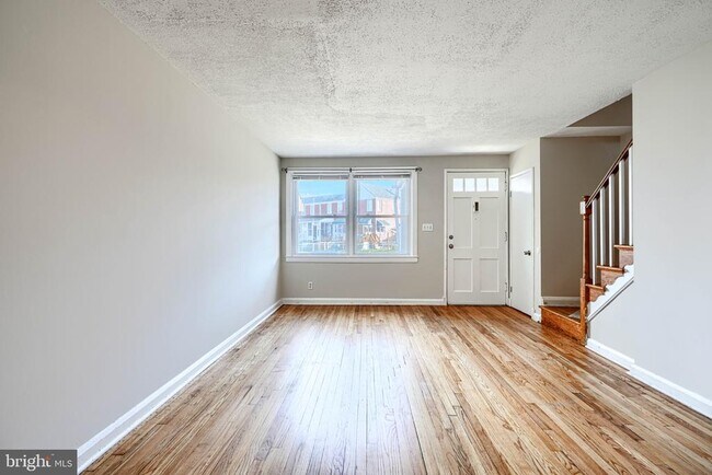 Photo - 602 Aldworth Rd