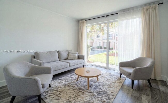 Building Photo - 230 SE 29th Ave Unit 1