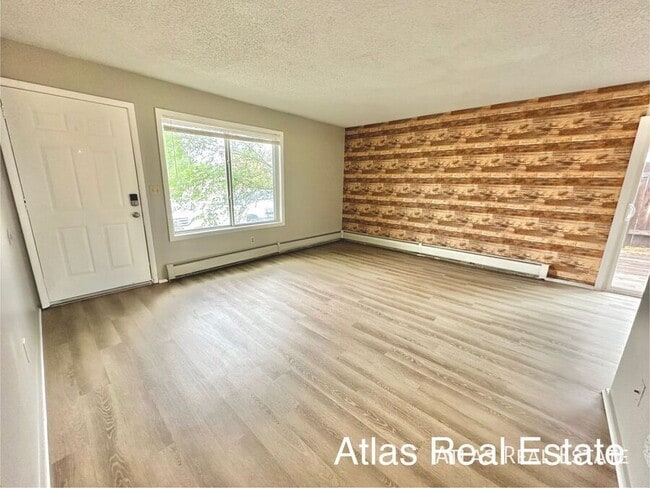 Building Photo - 4635 N Carefree Cir Unit 1 Rental