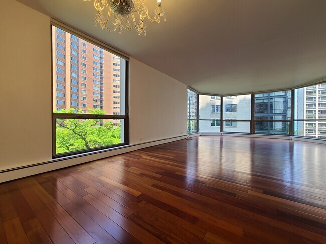 Photo - 1310 N Ritchie Ct Unit 6D